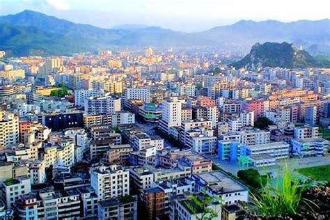 Guangxi-provinsens fantastiska Lotuskällan, en oas av lugn och skönhet i Yunfu City!